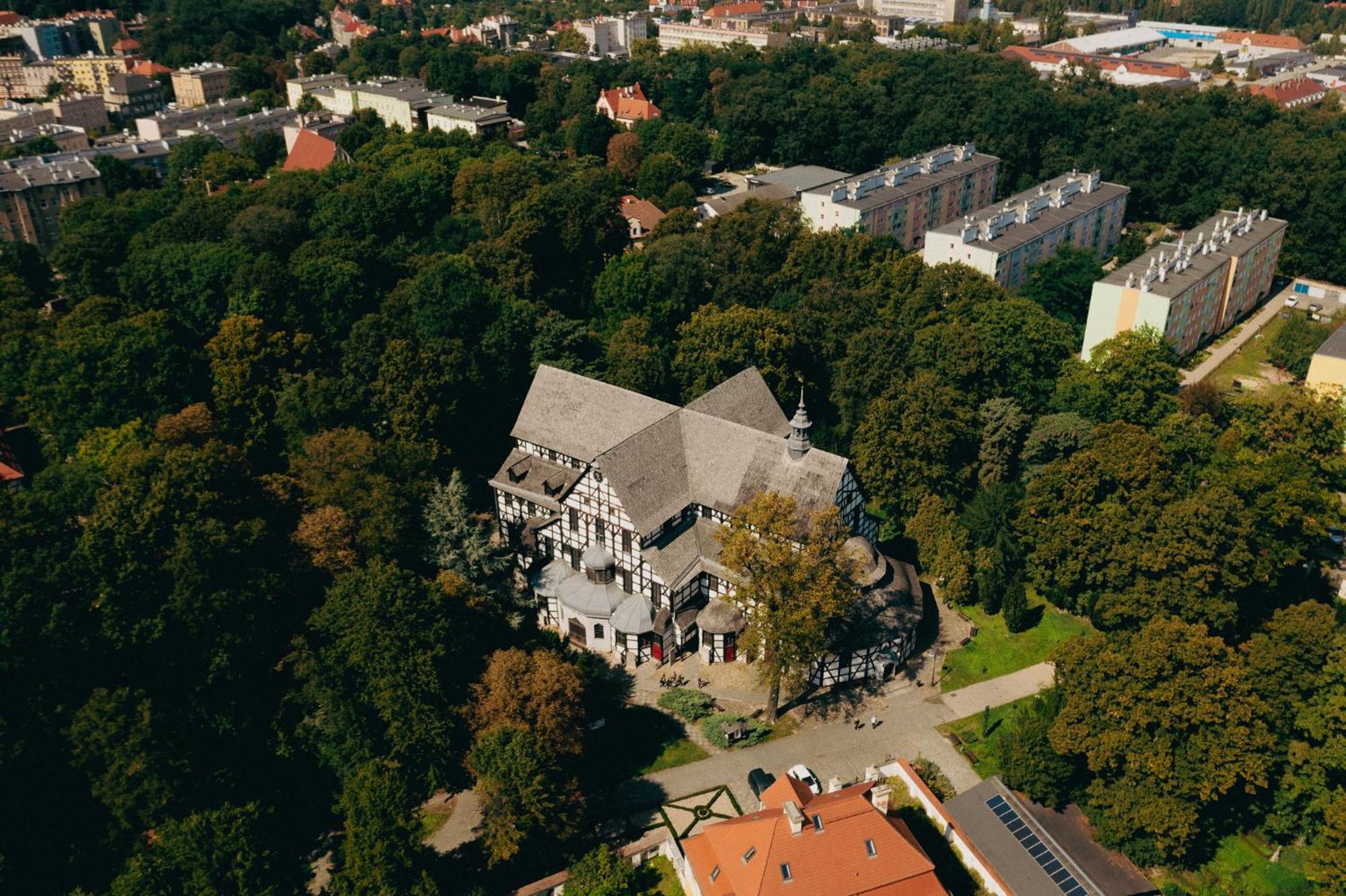 Апарт отель Great Polonia Swidnica City Center Экстерьер фото